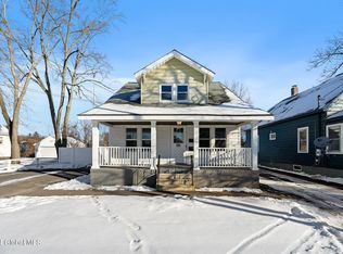 825 Curry Rd, Schenectady, NY 12306