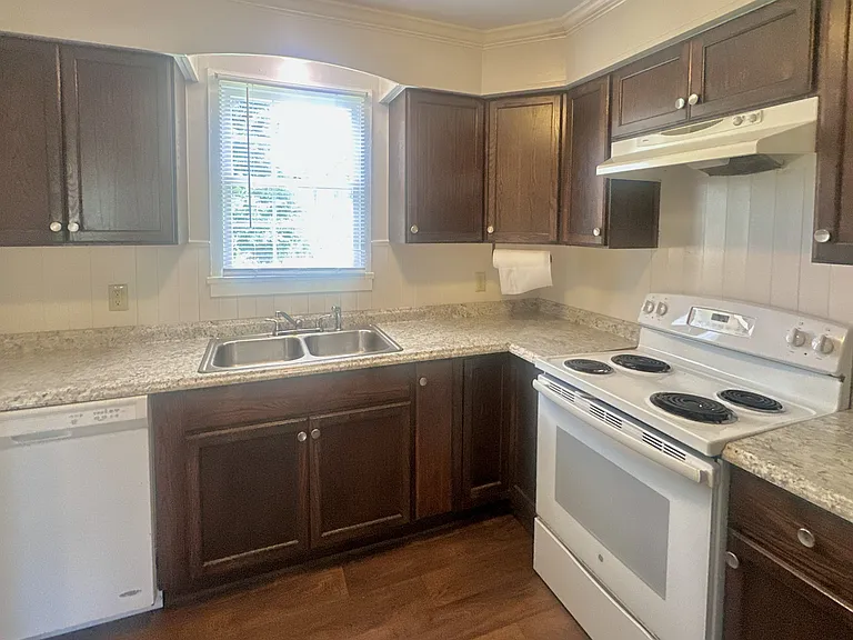 1604 Garland Pl — Photo 7