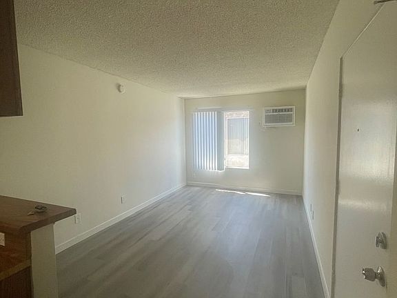 5th image of 8240 Whitsett Ave APT 206