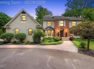 46501 Pickford St, Northville, MI 48168