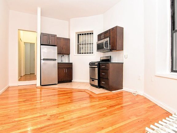 3rd image of 223 W 105th St APT 1RE