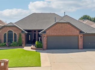 312 N Sam Houston Way, Mustang, OK 73064