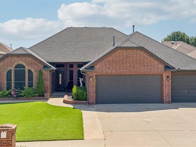 312 N Sam Houston Way, Mustang, OK, 73064