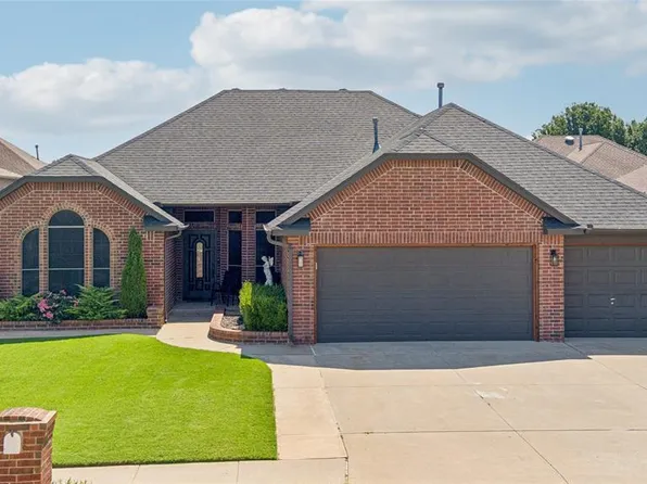 312 N Sam Houston Way, Mustang, OK 73064