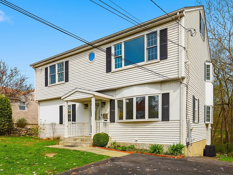 103 Ledge Ln — Photo 1
