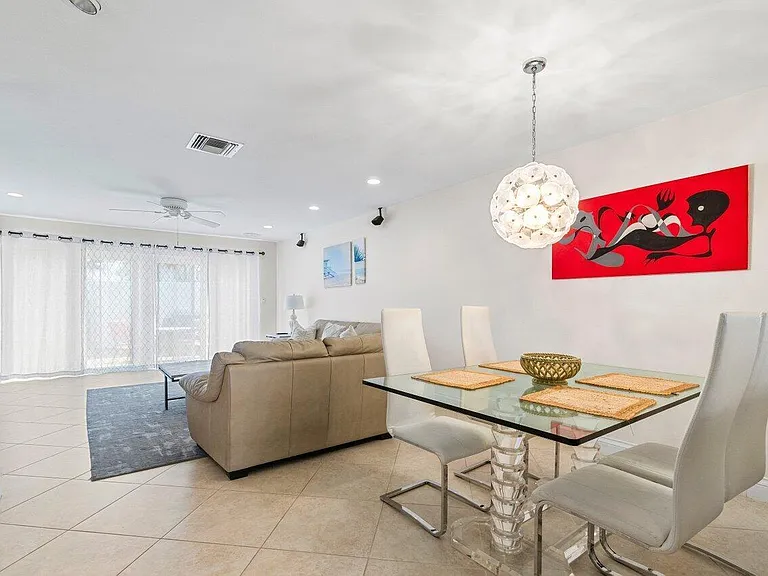 842 SE 19th Ave #103 — Photo 3