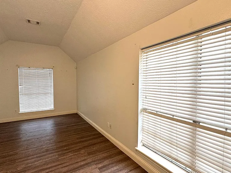 6422 Diamond Rock Dr — Photo 17
