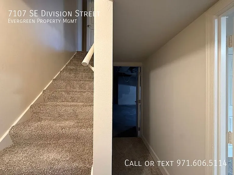7107 SE Division St — Photo 22