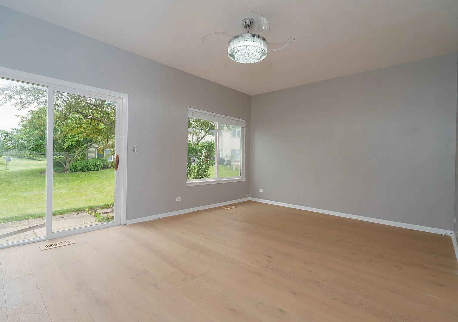 2 bed, 2.5 bath, 1250 sqft, $2,295 — Photo 2