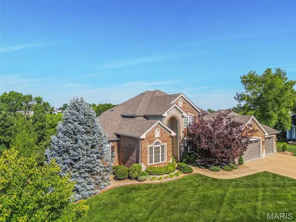 1 Stonebridge Pl, Saint Charles, MO 63301