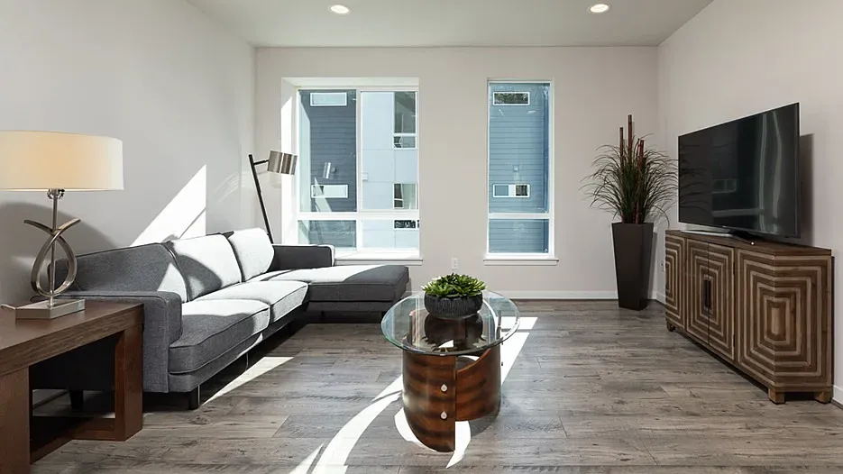 2 bed, 1355 sqft, $3,500 — Photo 2