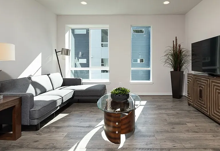 10942 NE 189th Pl #H — Photo 3