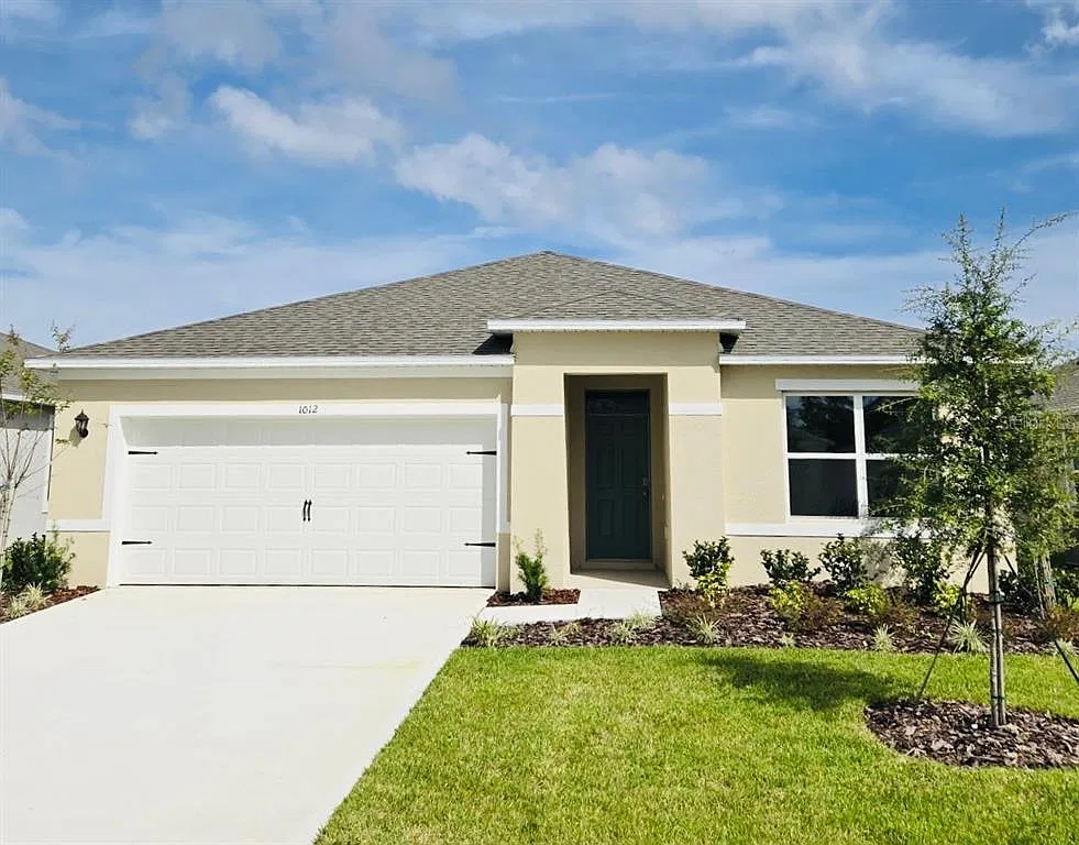 3 bed, 2.0 bath, 1672 sqft, $2,500 — Photo 1