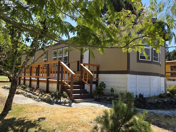 32051 Watson Ln Space B, Gold Beach, OR 97444