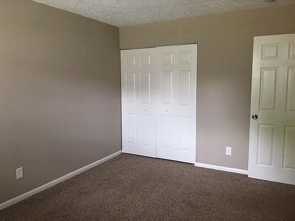 4th image of 2551 Lincoln Ave