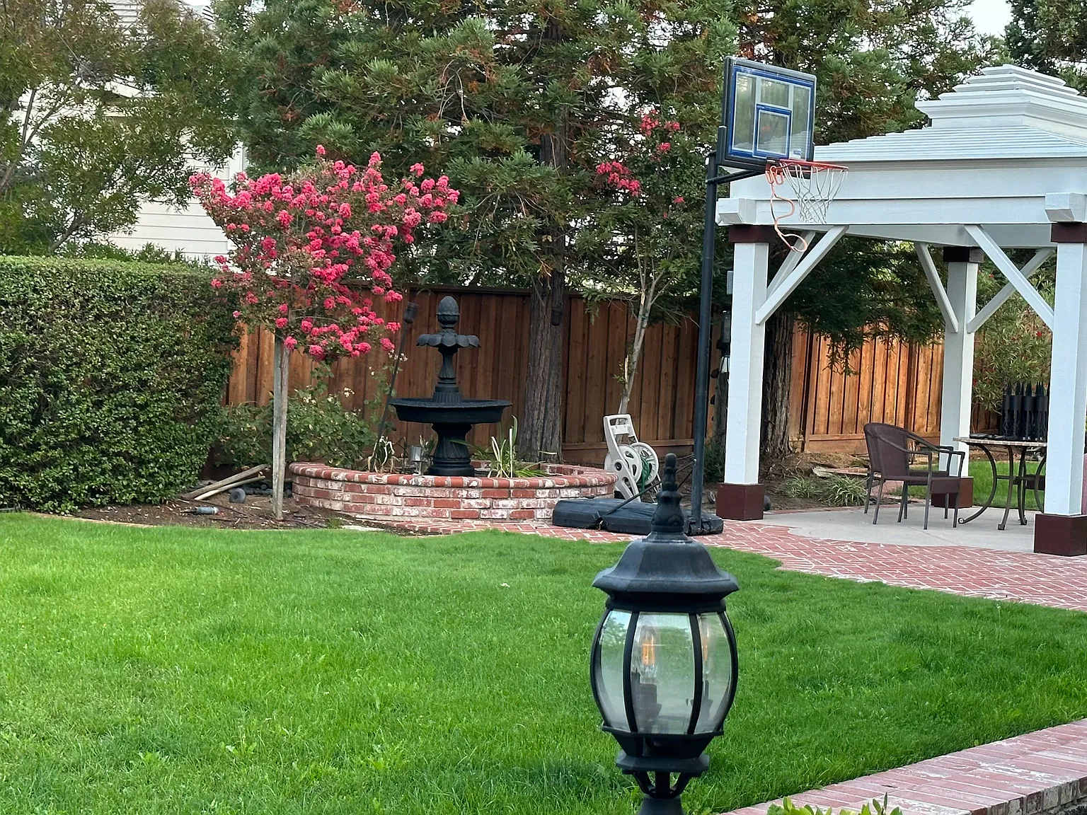 5 bed, 2702 sqft, $6,250 — Photo 2