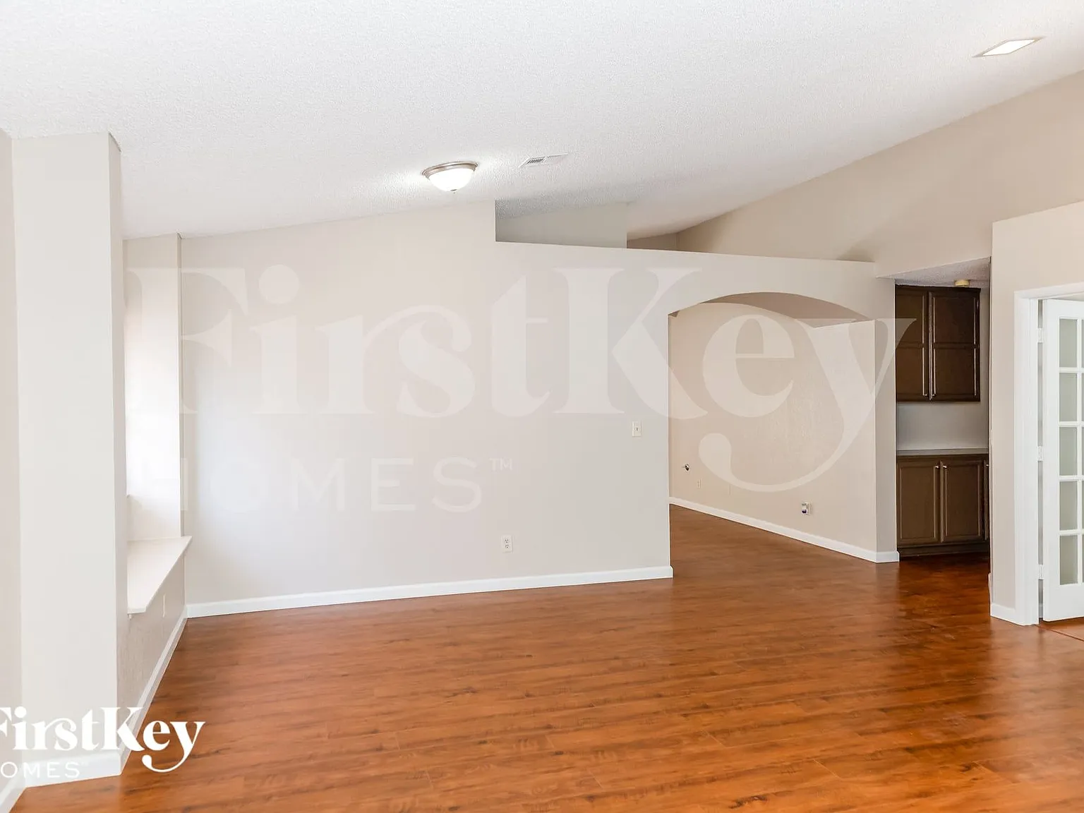 4 bed, 2.0 bath, 1628 sqft, $2,385 — Photo 3