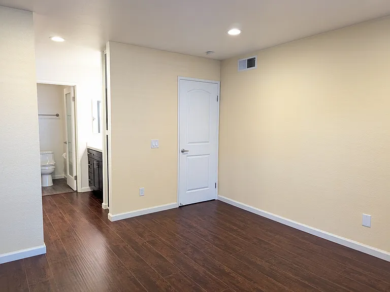 13259 Wimberly Sq #253 — Photo 11