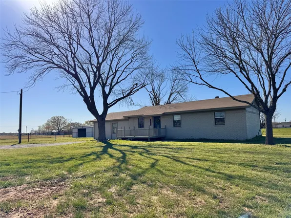 207 County Road 3214, Bridgeport, TX 76426