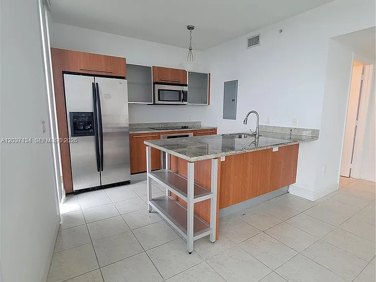 185 SW 7th St #3500 — Photo 3