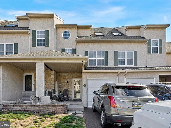 2nd image of 318 Parkview Dr