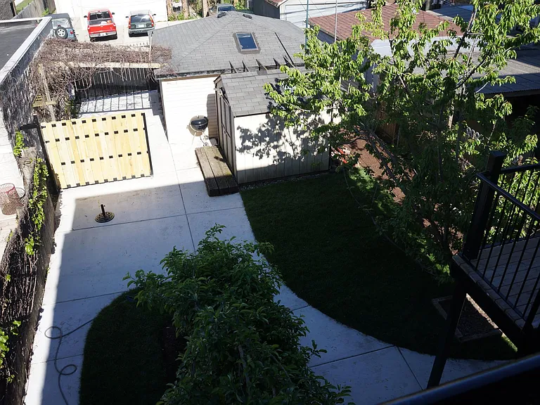 2107 N Spaulding Ave — Photo 23