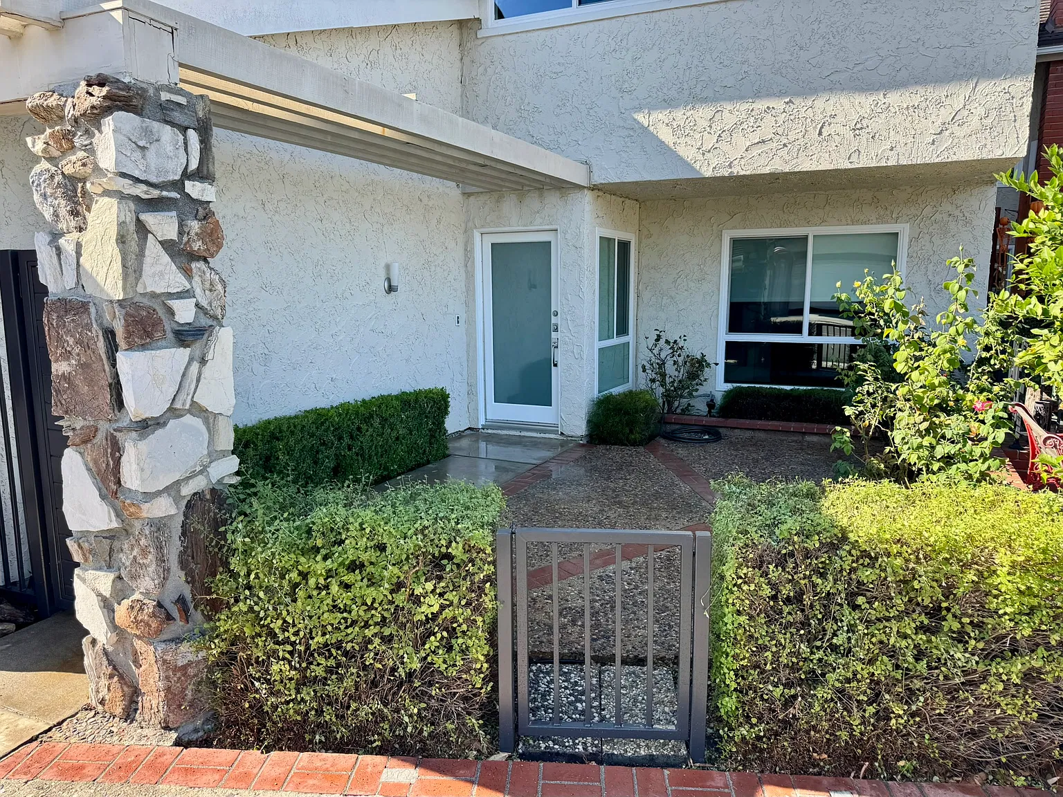 5220 Piccadilly Cir — Photo 2