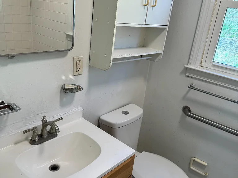 44 Forest Hill Ave NE — Photo 10