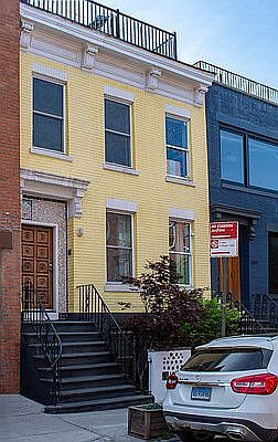 1st image of 249 Hoyt St #1