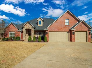 283 Lake Valley Dr, Maumelle, AR 72113