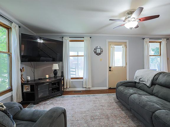 5th image of 4834 Myrtle Ave