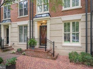 707 Rose Sq, Alexandria, VA 22314