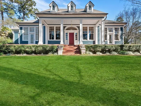 1335 Broad St, Columbia, MS 39429