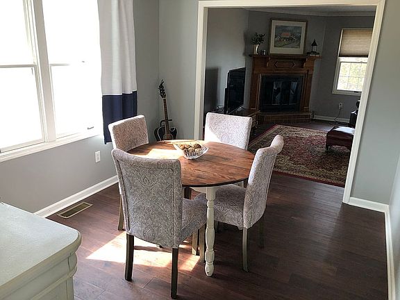 4th image of 2016 Cornelia Ct