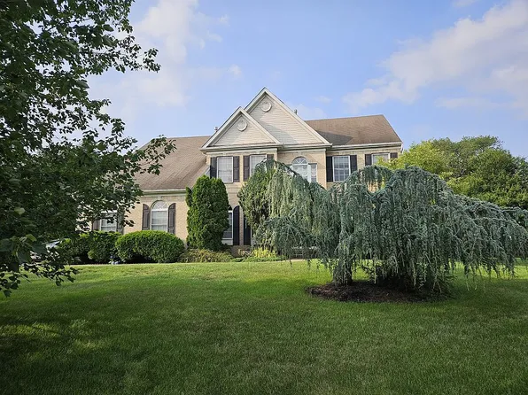 56 Margaret Dr, Somerset, NJ 08873