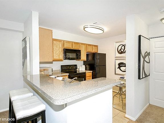 Kitchens with Serving Bar