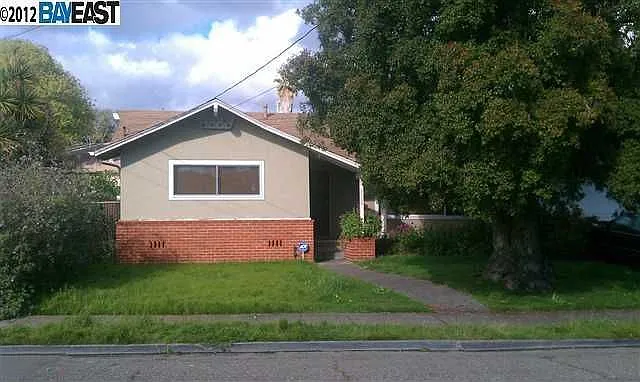 3568 Davis St photo 1