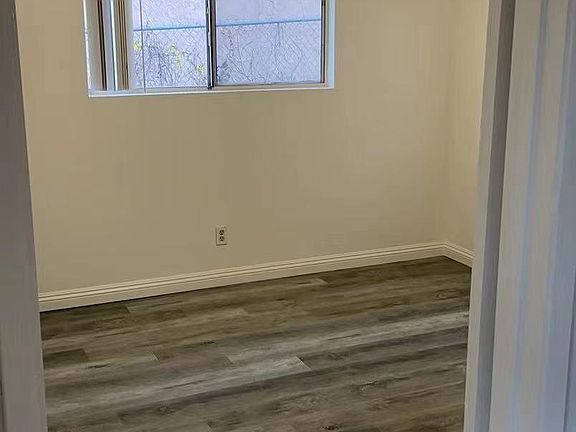 4th image of 33062 Adelfa St