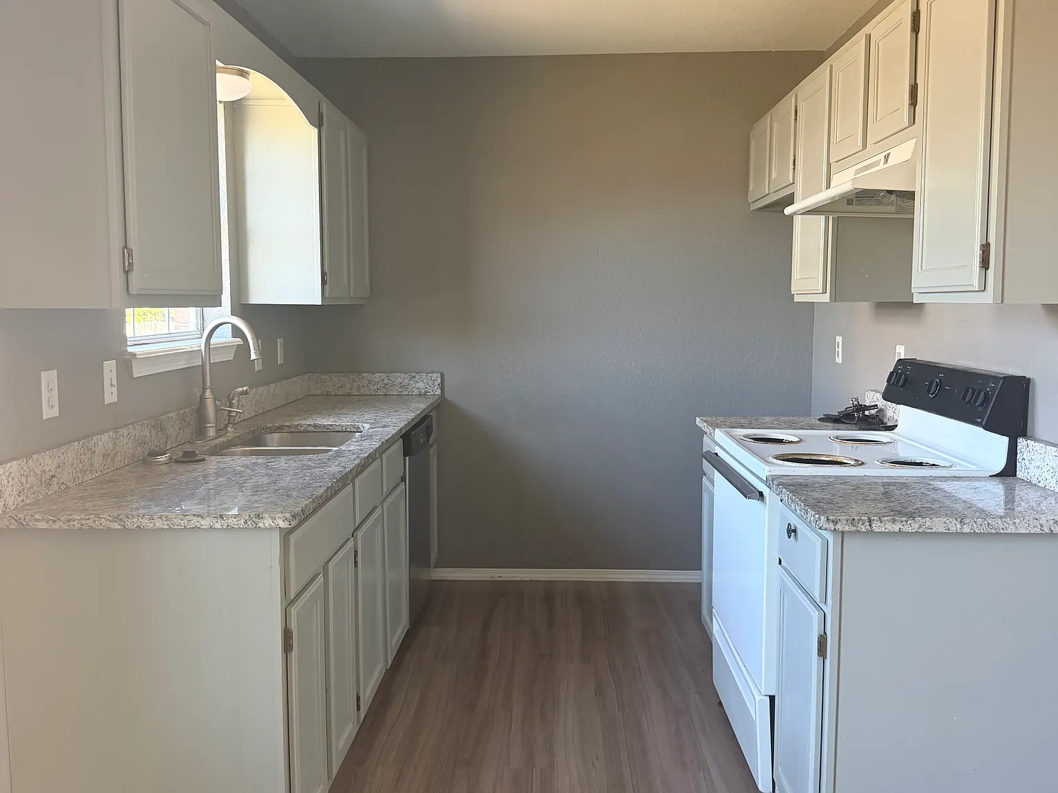 2 bed, $1,250 — Photo 2