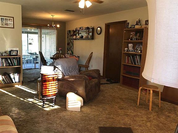 3rd image of 6623 NW 27th Ter