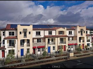 132 Dove Lndg #132, Covina, CA 91722