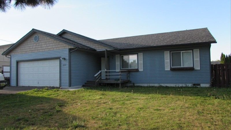 2nd image of 1723 Poplar St