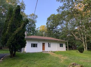 1635 David Ln, Effort, PA 18330