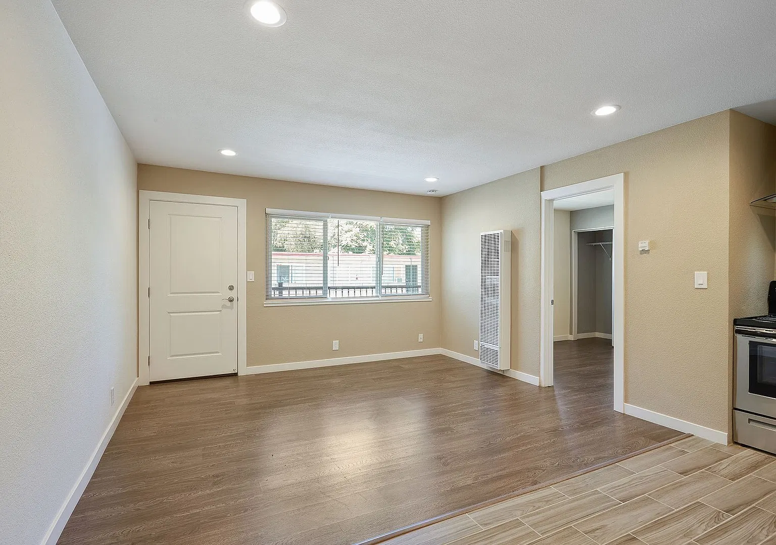 Elm Street Apartments — Photo 4