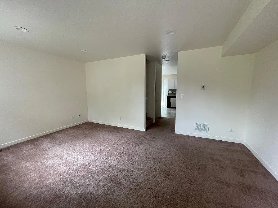 Building Photo - 1322 S Coffman St #5
