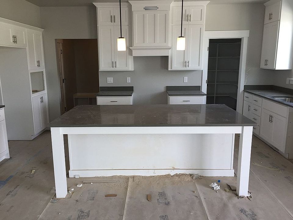1st image of 477 N Kern Ave