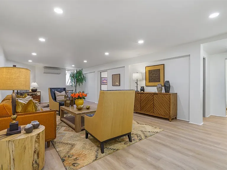 1315 Old Pecos Trl #C — Photo 1
