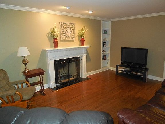 3rd image of 4327 Saint Olaf Cir