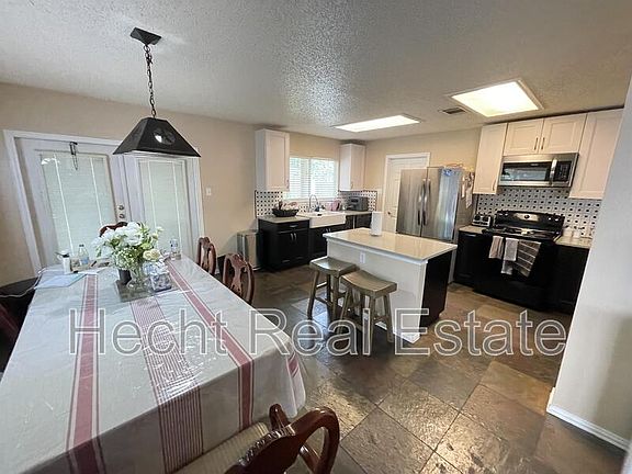 3rd image of 2505 Glen Field Dr