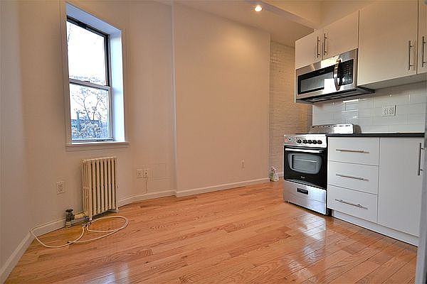 1st image of 521 E 12th St APT 16